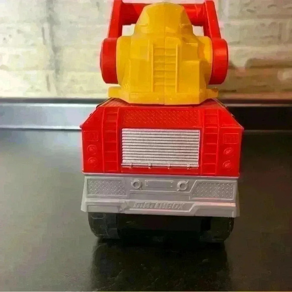 Mattel Matchbox Super Blast Fire Truck MBX 38 Fire Department Rescue VehicleNOTE - Picture 5 of 10